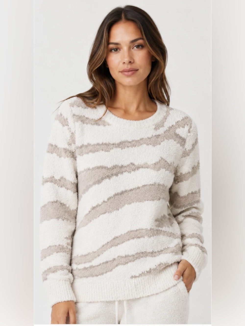 NWT Barefoot Dreams Size Medium Cozychic Seaside Crew Neck Pullover in Zebra